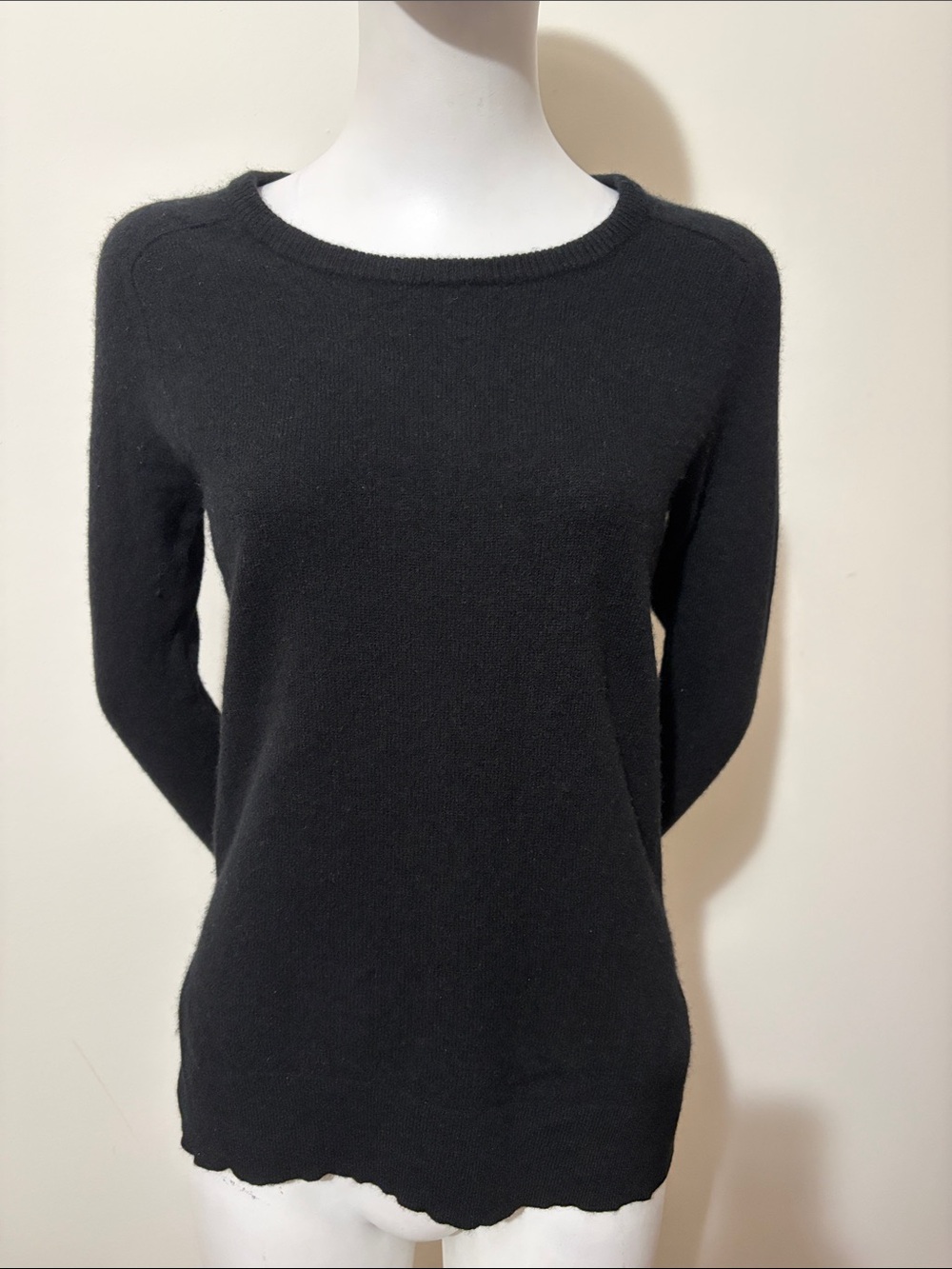 Halogen Black Crewneck Scoop Cashmere Sweater Size MP